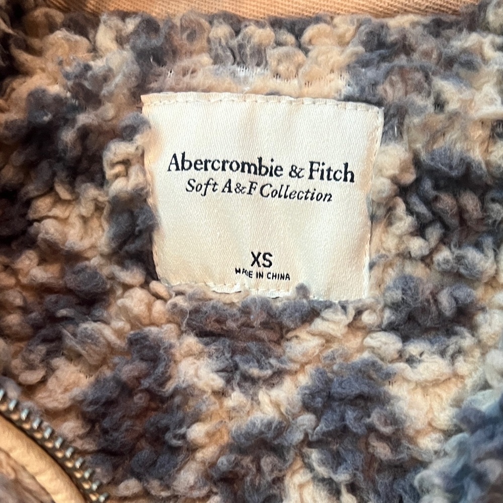 Abercrombie & Fitch Fleece Jacket - cheetah print Sherpa - Picture 2 of 10